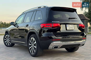 Внедорожник / Кроссовер Mercedes-Benz GLB-Class 2022 в 