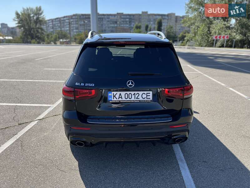 Внедорожник / Кроссовер Mercedes-Benz GLB-Class 2021 в Киеве