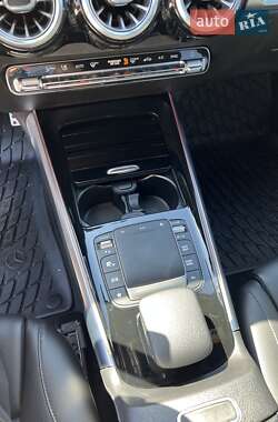 Внедорожник / Кроссовер Mercedes-Benz GLB-Class 2021 в 