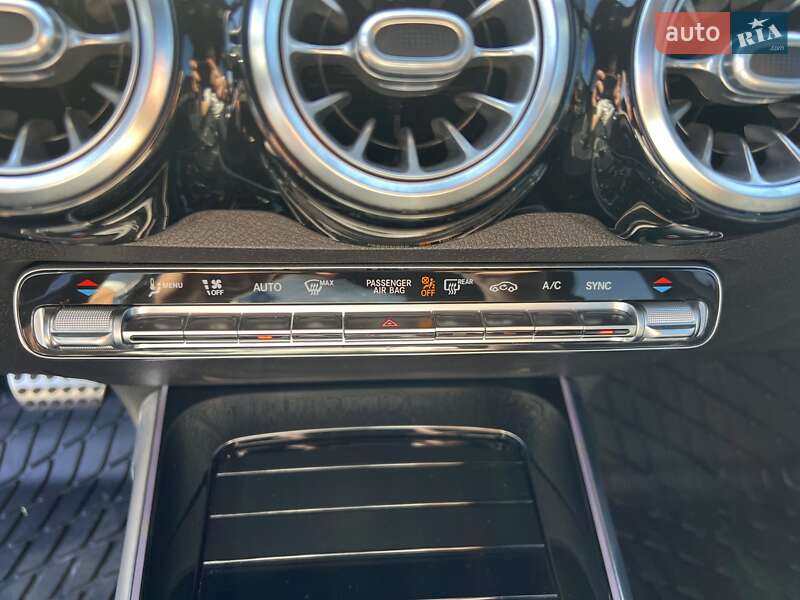 Внедорожник / Кроссовер Mercedes-Benz GLB-Class 2021 в Киеве