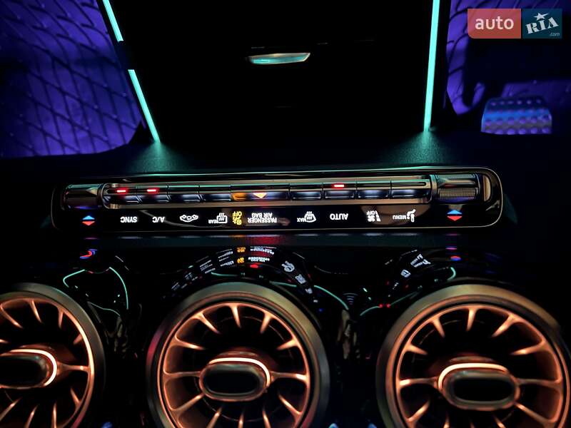 Внедорожник / Кроссовер Mercedes-Benz GLB-Class 2021 в Киеве