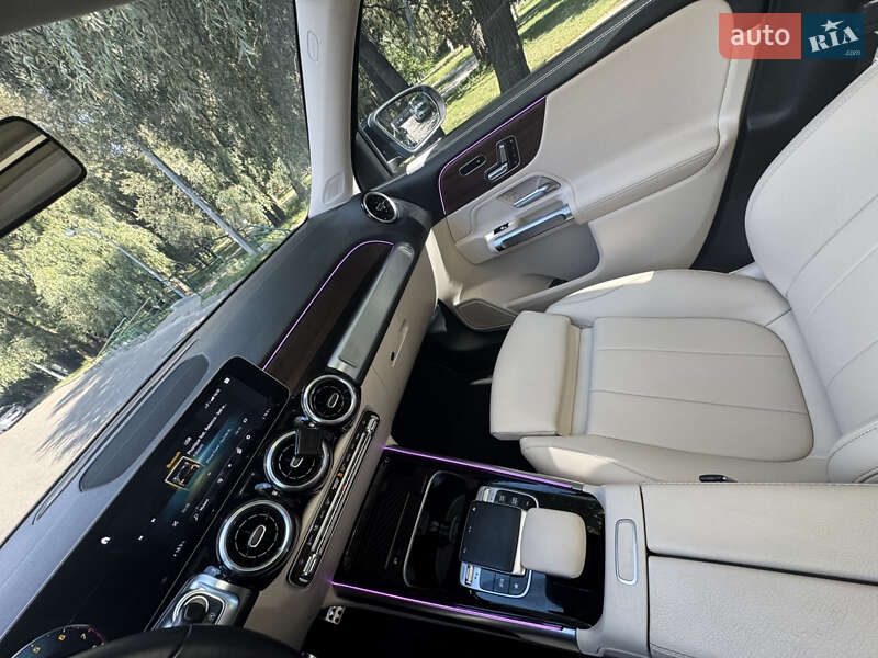 Внедорожник / Кроссовер Mercedes-Benz GLB-Class 2020 в Киеве