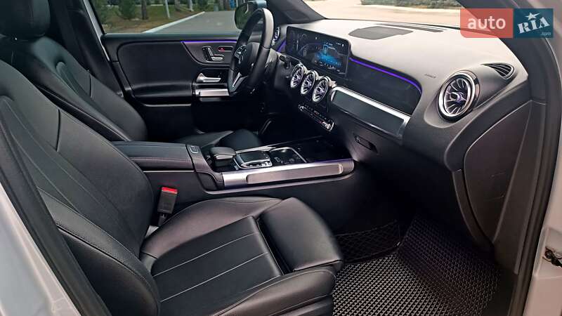 Внедорожник / Кроссовер Mercedes-Benz GLB-Class 2019 в Киеве