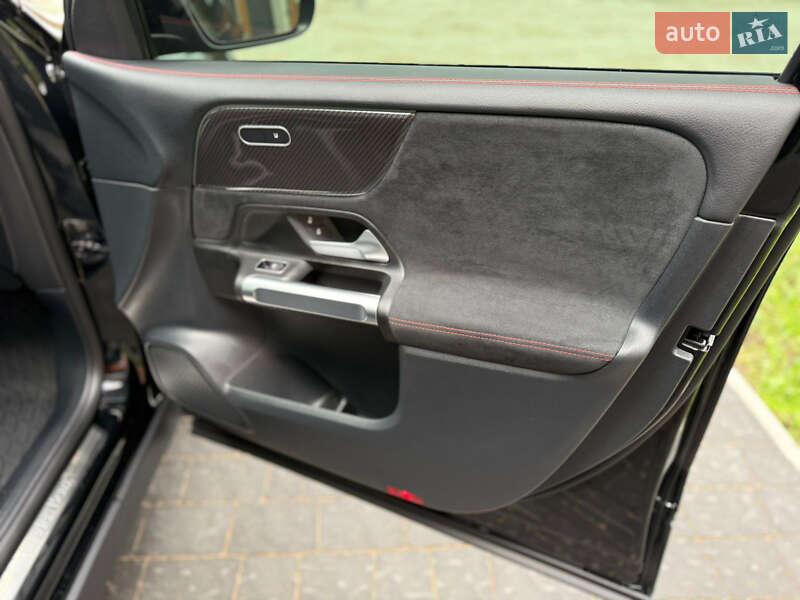 Внедорожник / Кроссовер Mercedes-Benz GLB-Class 2022 в Луцке