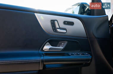 Позашляховик / Кросовер Mercedes-Benz GLB-Class 2019 в 