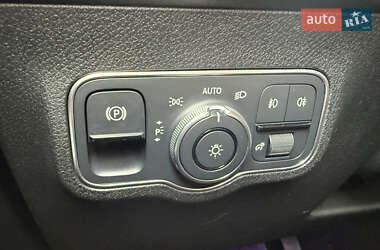 Внедорожник / Кроссовер Mercedes-Benz GLB-Class 2021 в 