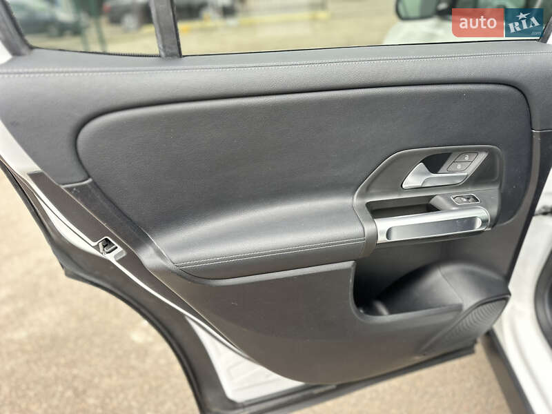 Внедорожник / Кроссовер Mercedes-Benz GLB-Class 2020 в Киеве фото 22 Внедорожник / Кроссовер Mercedes-Benz GLB-Class 2020 в Киеве