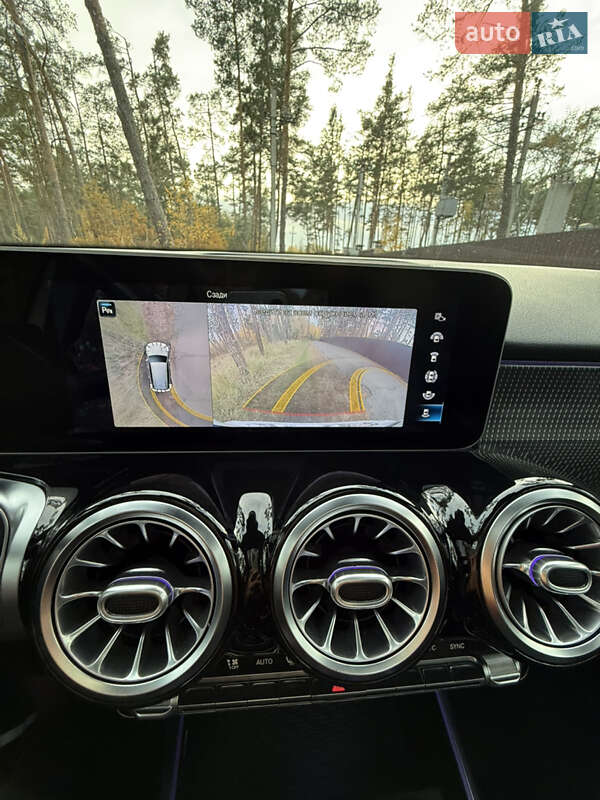 Внедорожник / Кроссовер Mercedes-Benz GLB-Class 2021 в Киеве