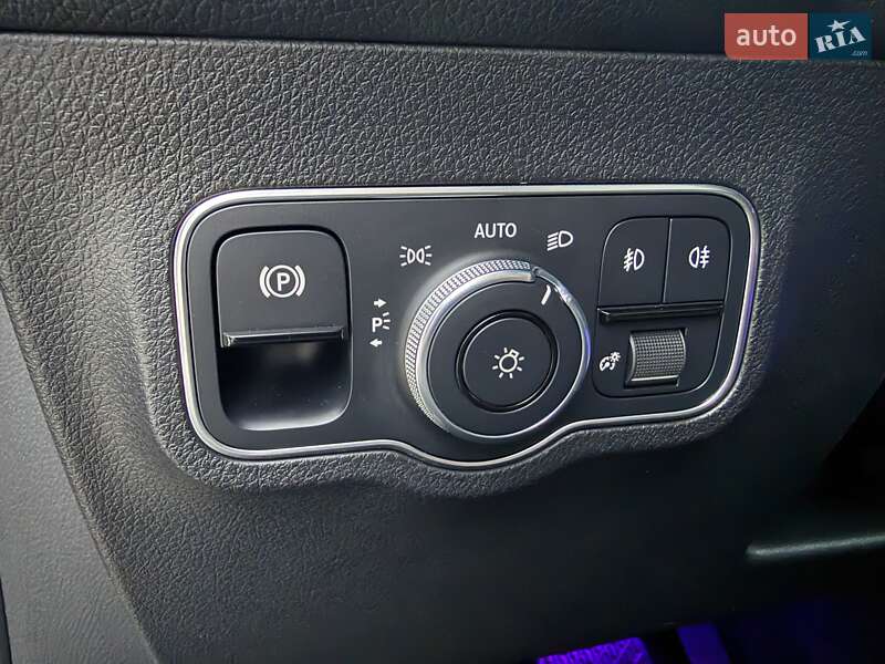 Позашляховик / Кросовер Mercedes-Benz GLB-Class 2021 в Києві