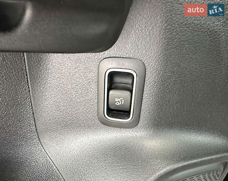 Внедорожник / Кроссовер Mercedes-Benz GLB-Class 2021 в Львове