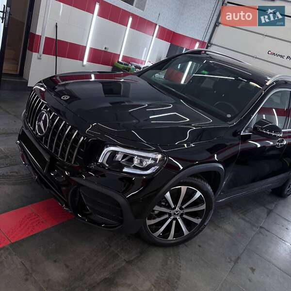 Mercedes-Benz GLB-Class 2021