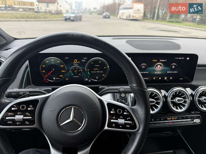 Внедорожник / Кроссовер Mercedes-Benz GLB-Class 2020 в Киеве