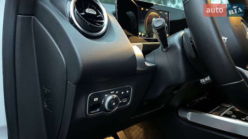 Внедорожник / Кроссовер Mercedes-Benz GLB-Class 2020 в Хмельницком