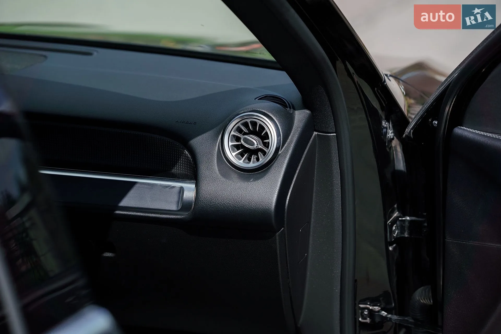 2019 Mercedes-Benz GLB - мініатюра 25