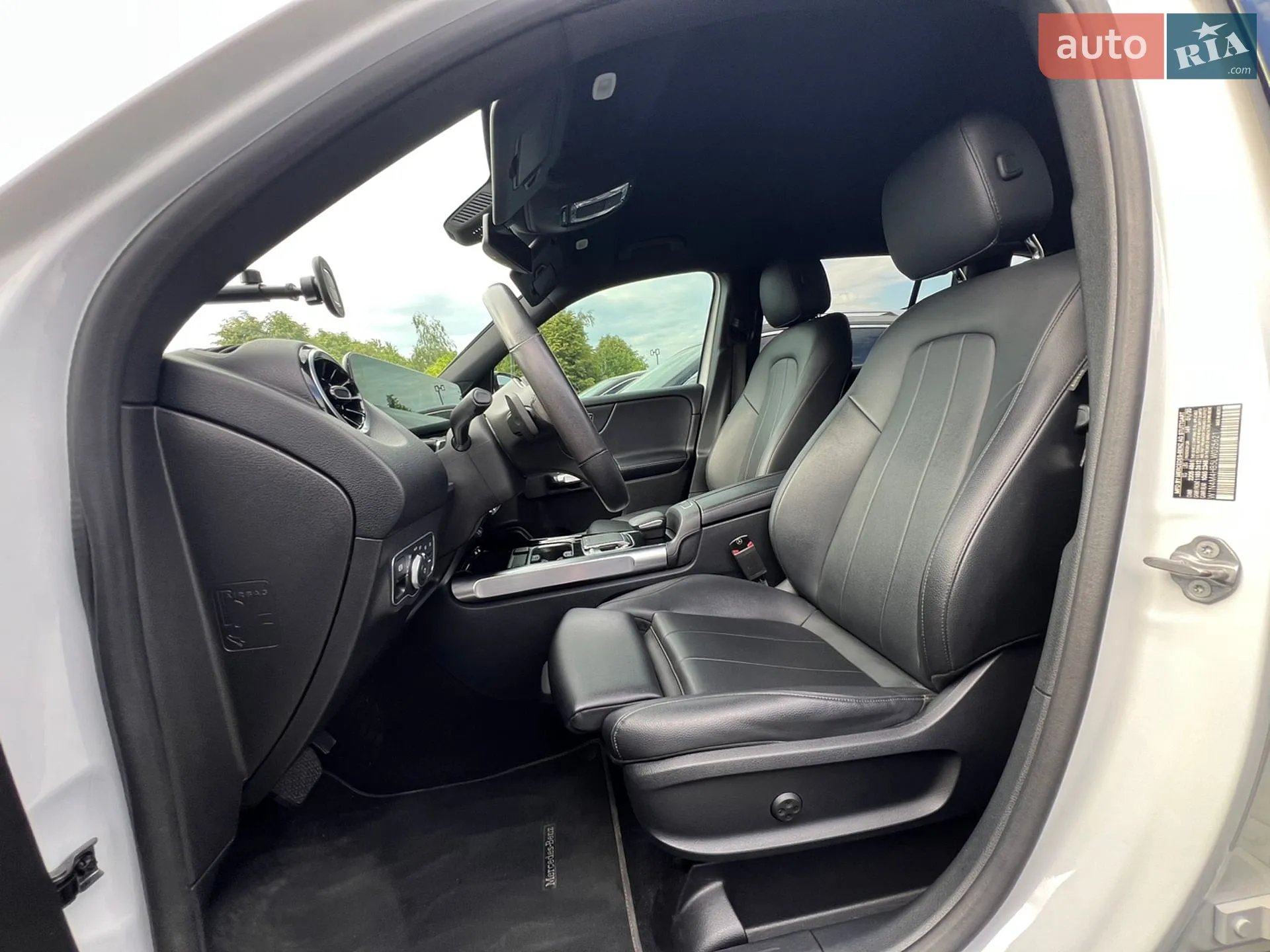 Mercedes-Benz GLB-Class 2020 VIN W1N4M4HB5LW025621 фото оголошення 9 з 18