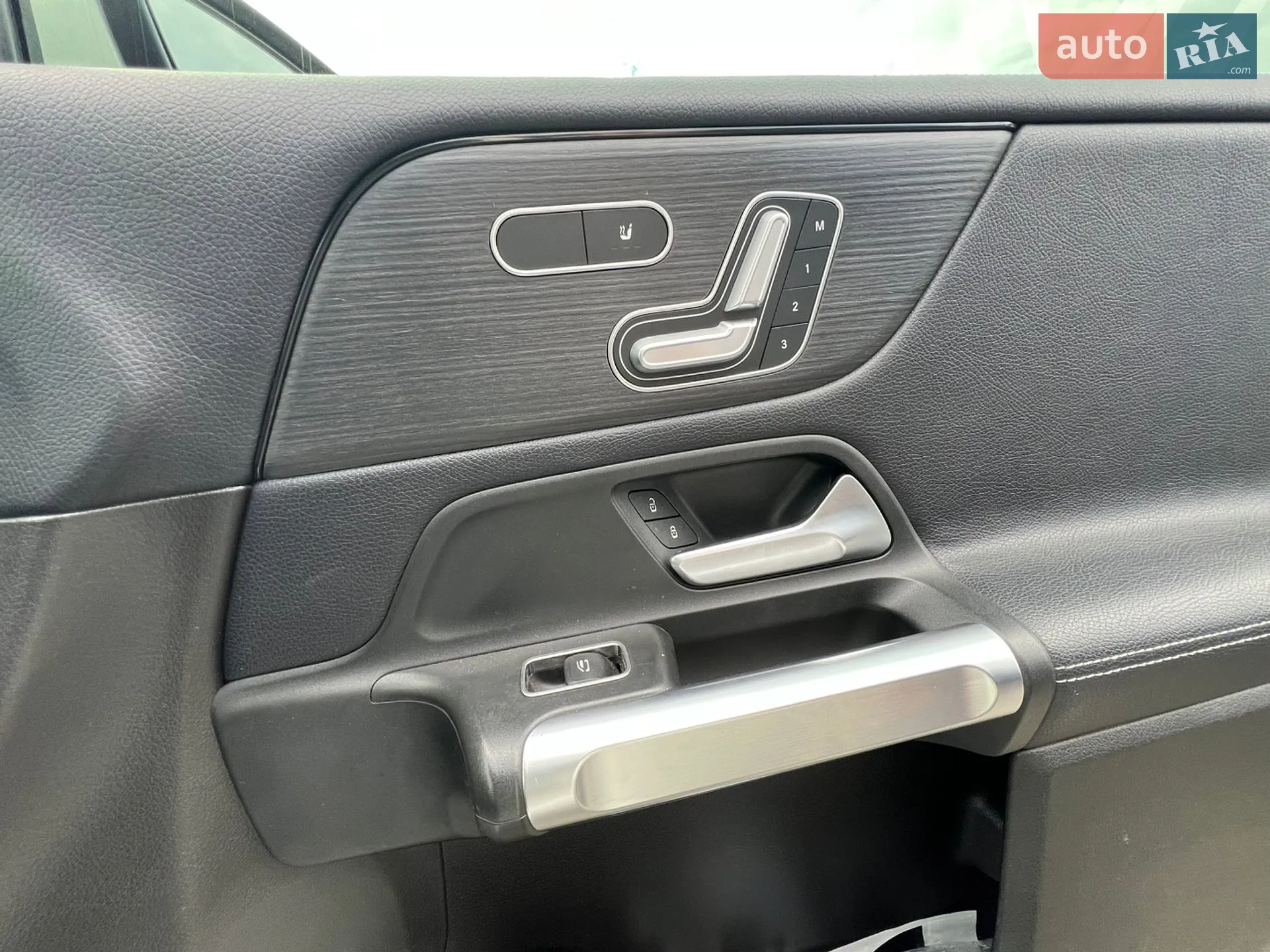 Mercedes-Benz GLB-Class 2020 VIN W1N4M4HB5LW025621 фото оголошення 12 з 18