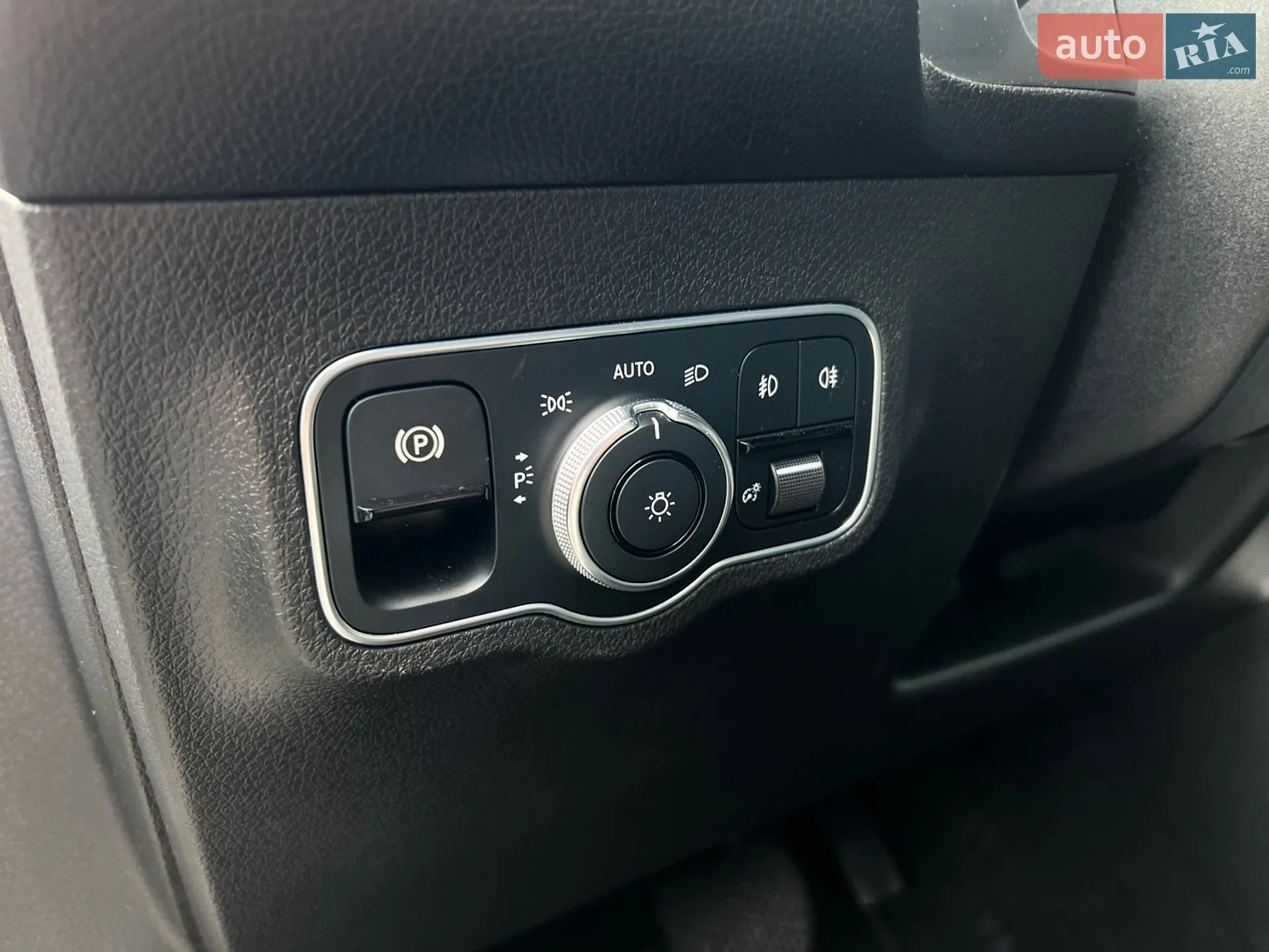 Mercedes-Benz GLB-Class 2020 VIN W1N4M4HB5LW025621 фото оголошення 13 з 18
