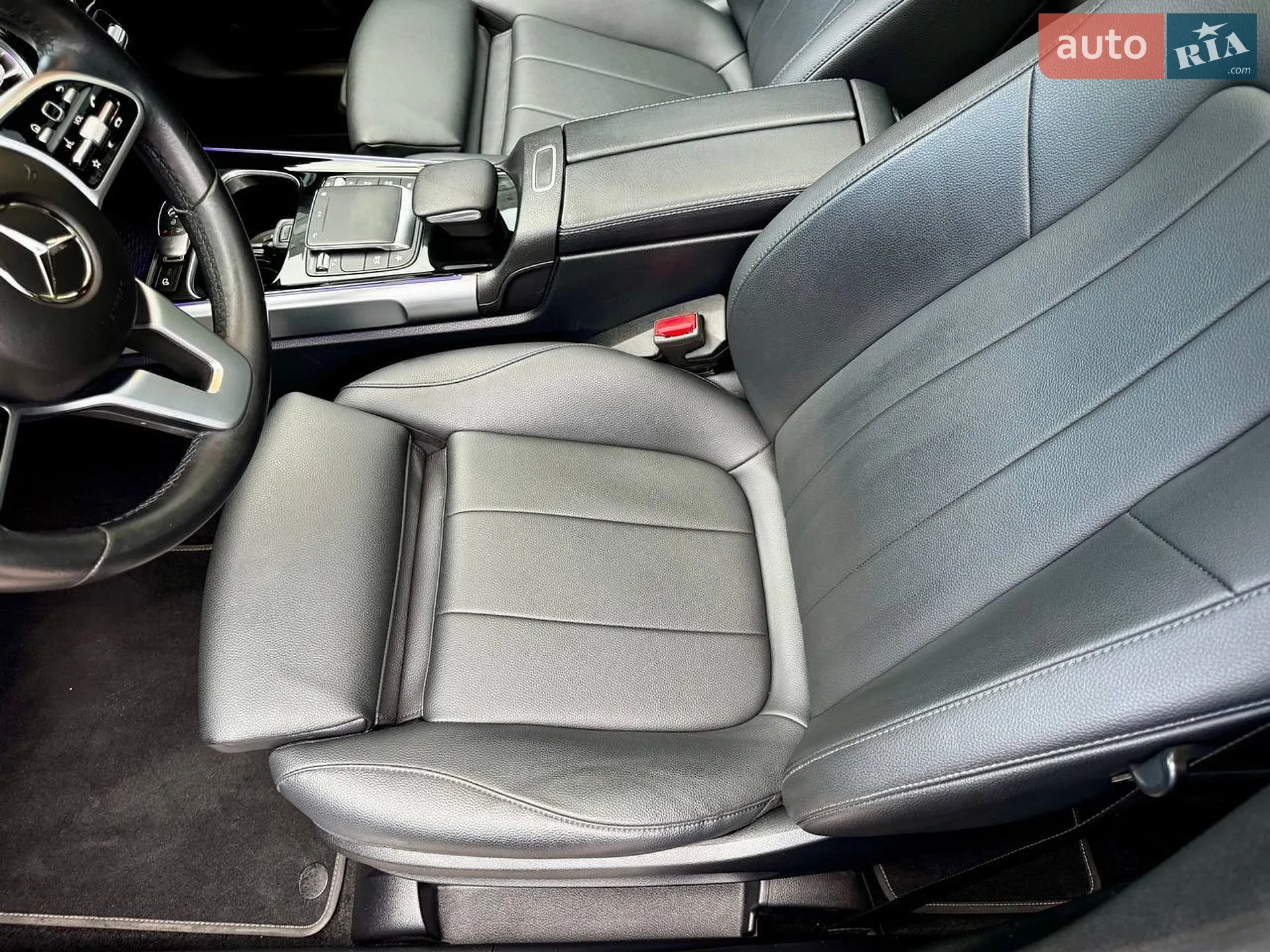 2021 Mercedes-Benz GLB - мініатюра 28