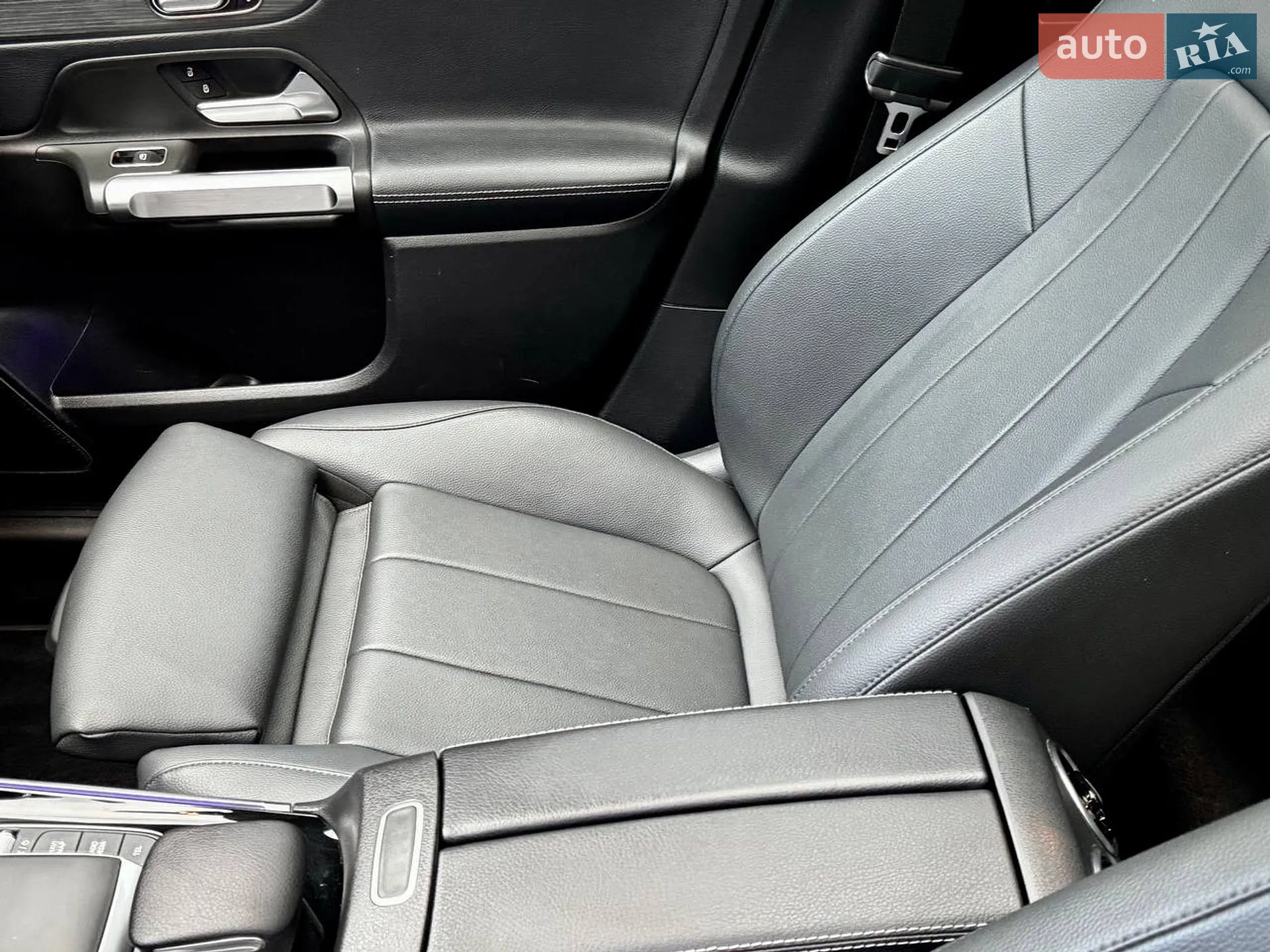 2021 Mercedes-Benz GLB - мініатюра 33