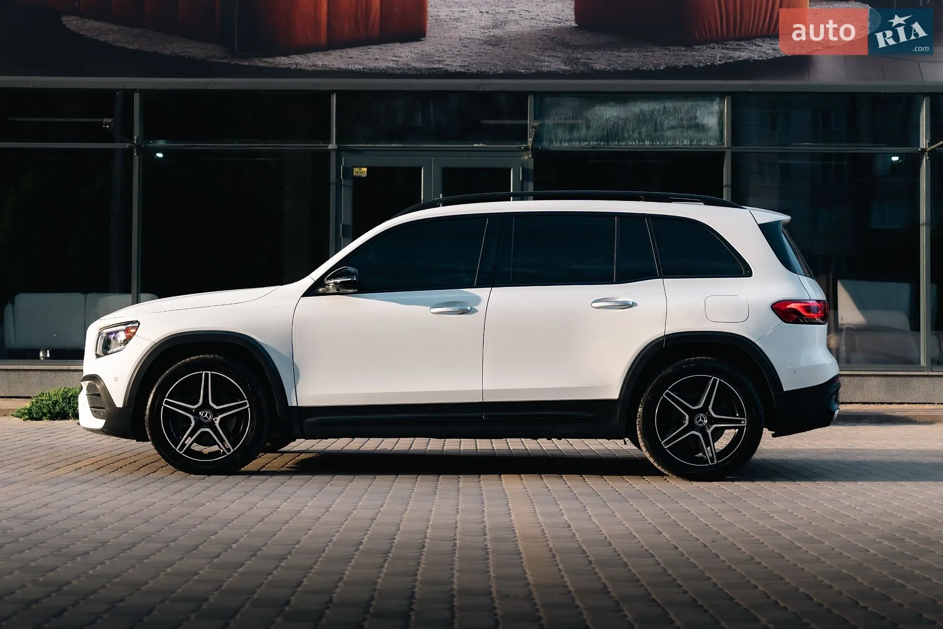 2021 Mercedes-Benz GLB - мініатюра 8