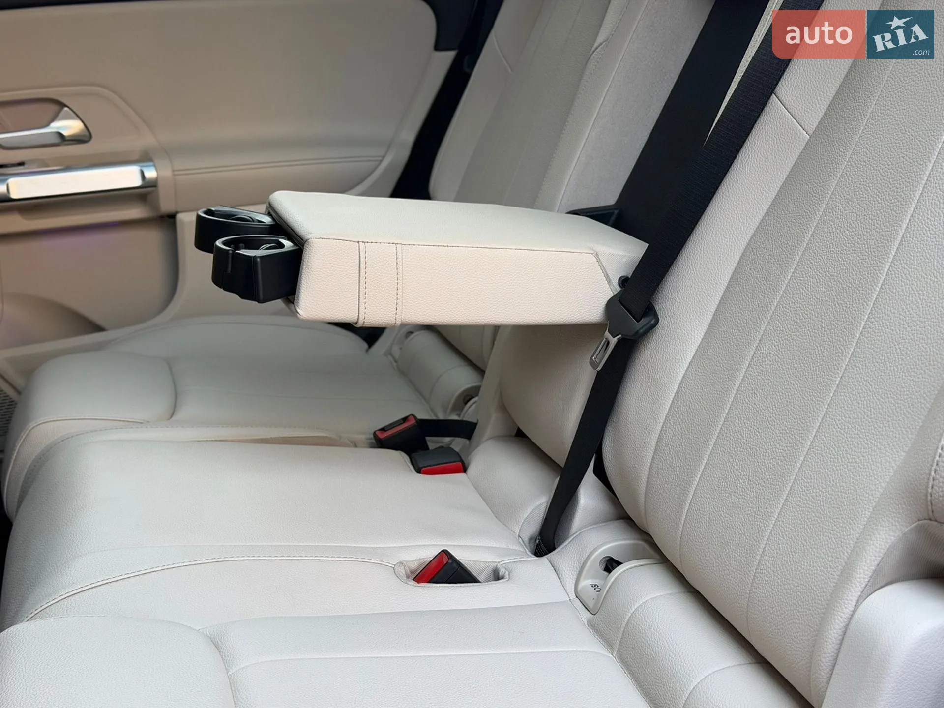 2019 Mercedes-Benz GLB - мініатюра 46