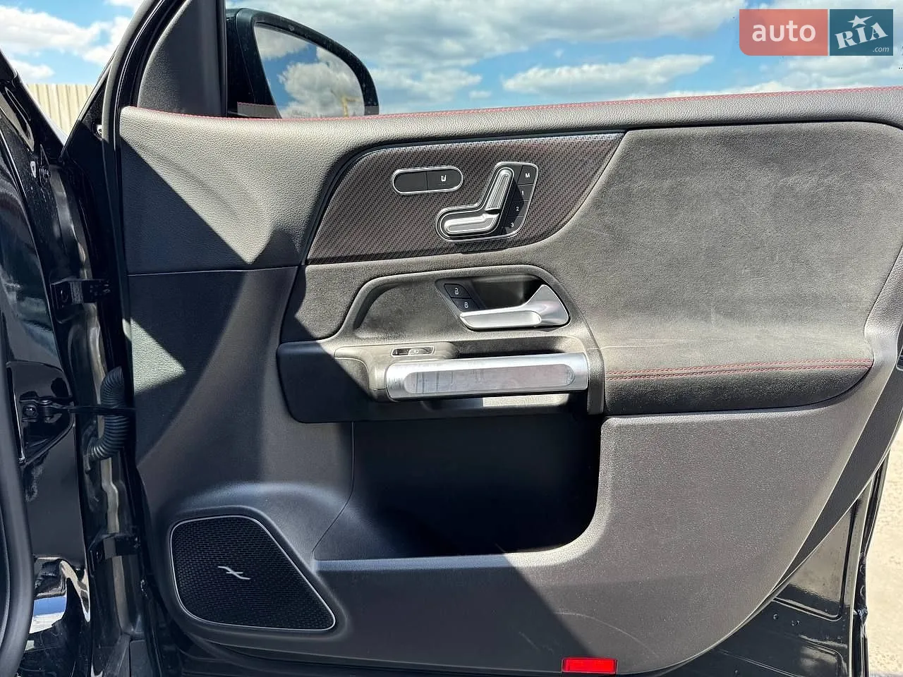 2021 Mercedes-Benz GLB - мініатюра 12