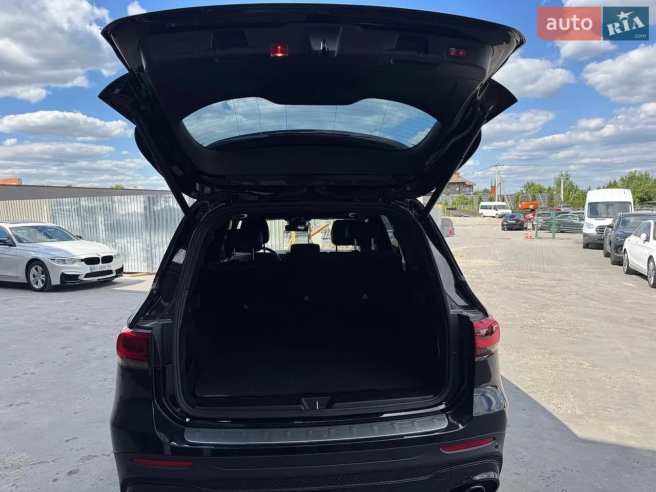 2021 Mercedes-Benz GLB - мініатюра 23