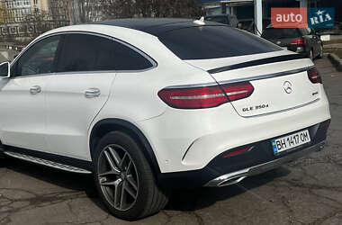 Внедорожник / Кроссовер Mercedes-Benz GLC-Class Coupe 2016 в 