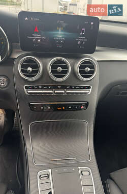 Позашляховик / Кросовер Mercedes-Benz GLC-Class Coupe 2021 в 