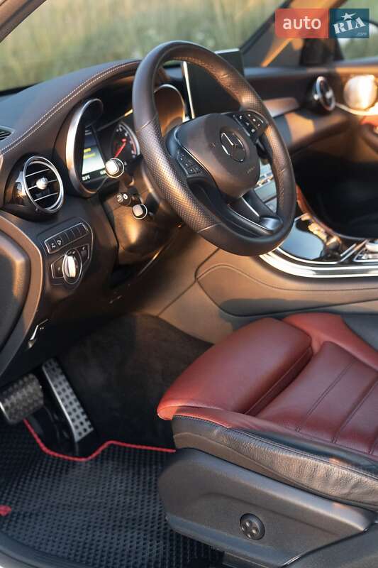 Позашляховик / Кросовер Mercedes-Benz GLC-Class Coupe 2019 в Івано-Франківську