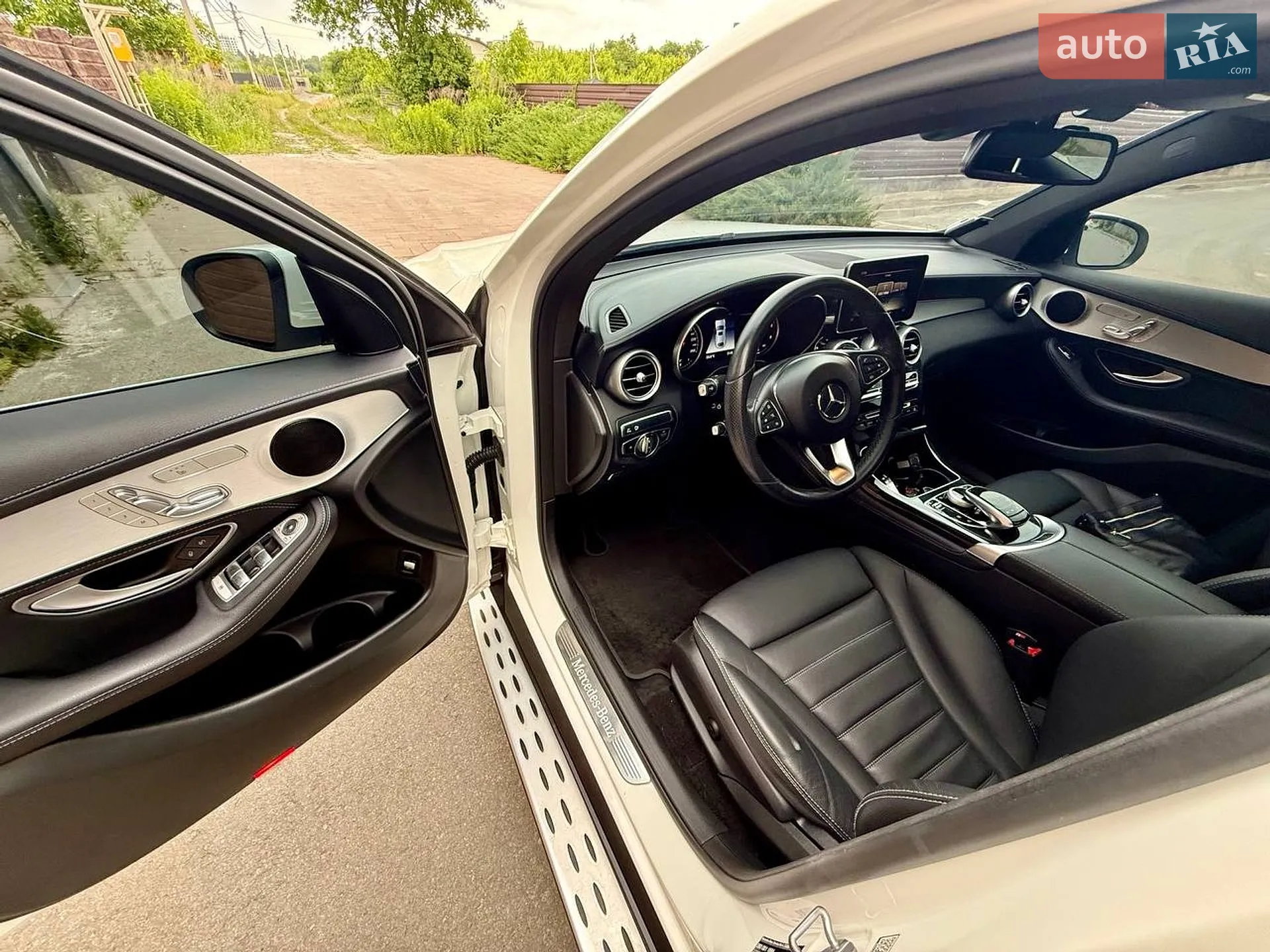 2017 Mercedes-Benz GLC - мініатюра 29