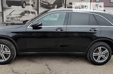 Mercedes-Benz GLC-Class 2021