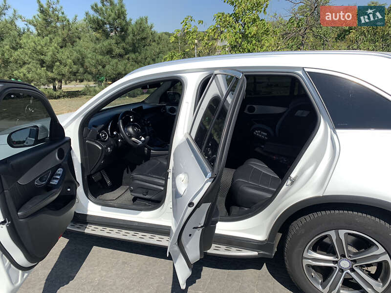 Внедорожник / Кроссовер Mercedes-Benz GLC-Class 2016 в Запорожье