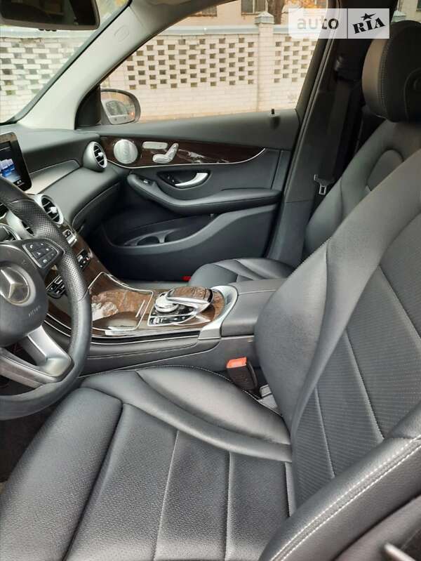 Позашляховик / Кросовер Mercedes-Benz GLC-Class 2016 в Києві