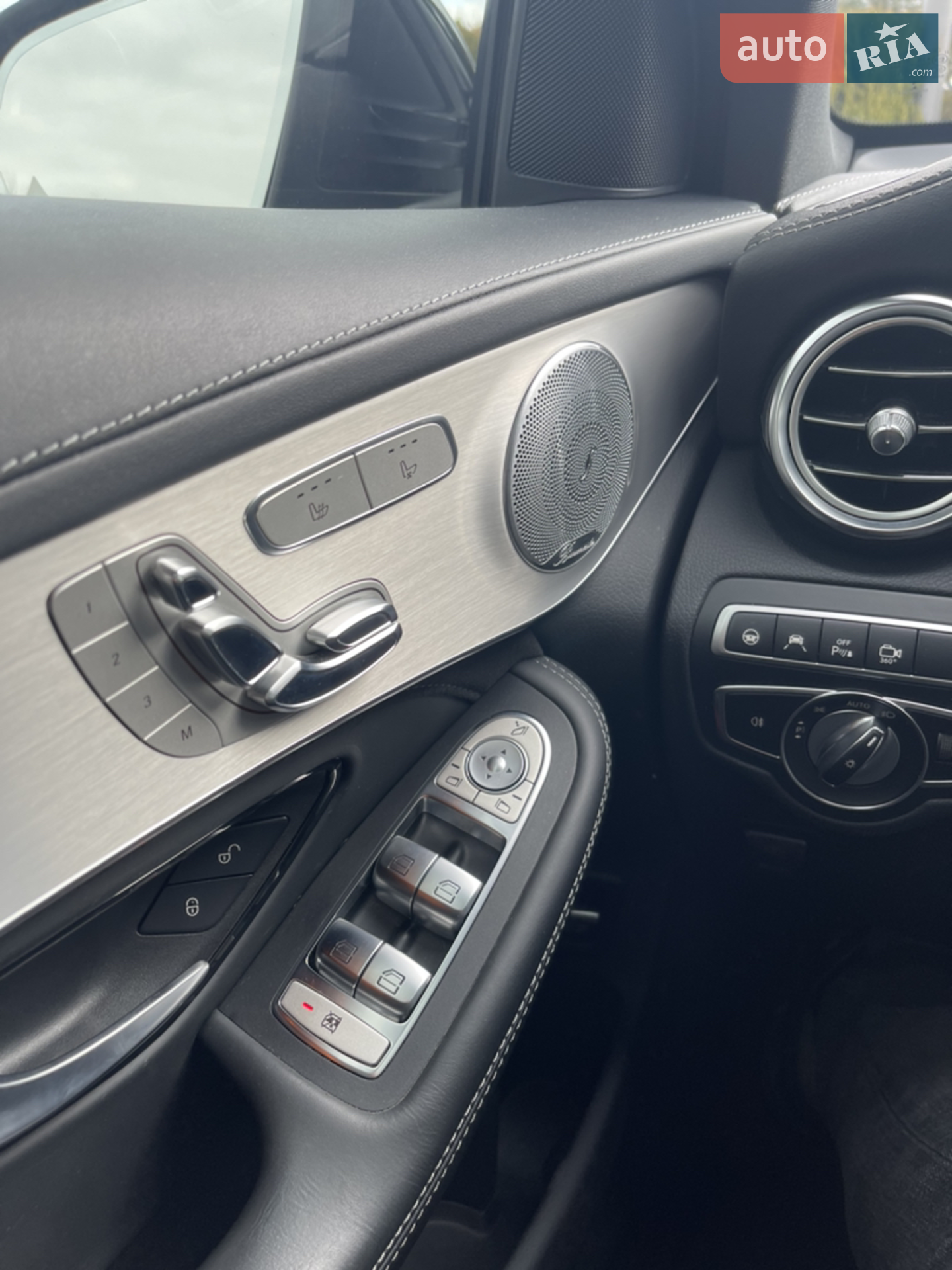 2018 Mercedes-Benz GLC - мініатюра 48