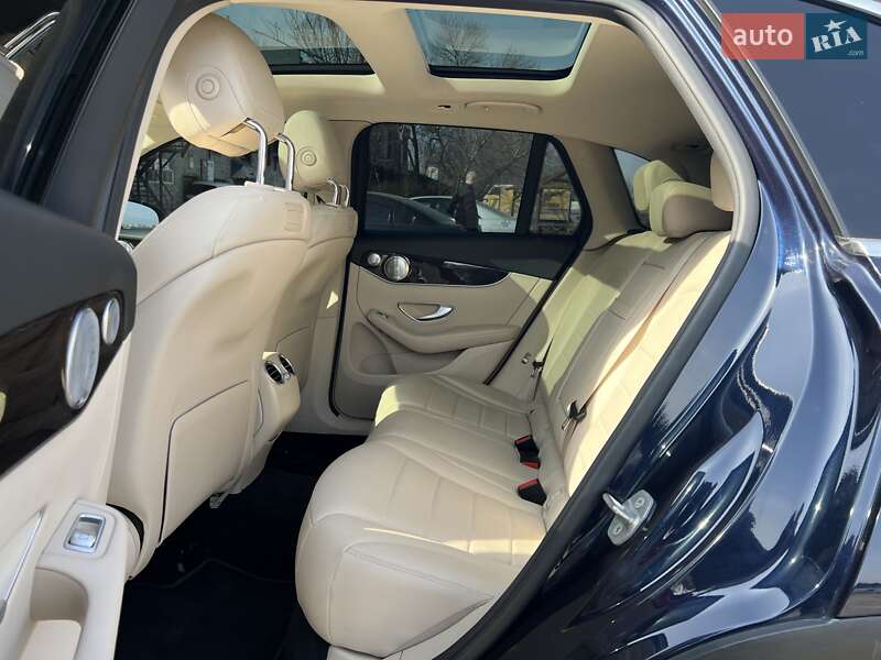 Внедорожник / Кроссовер Mercedes-Benz GLC-Class 2017 в Днепре