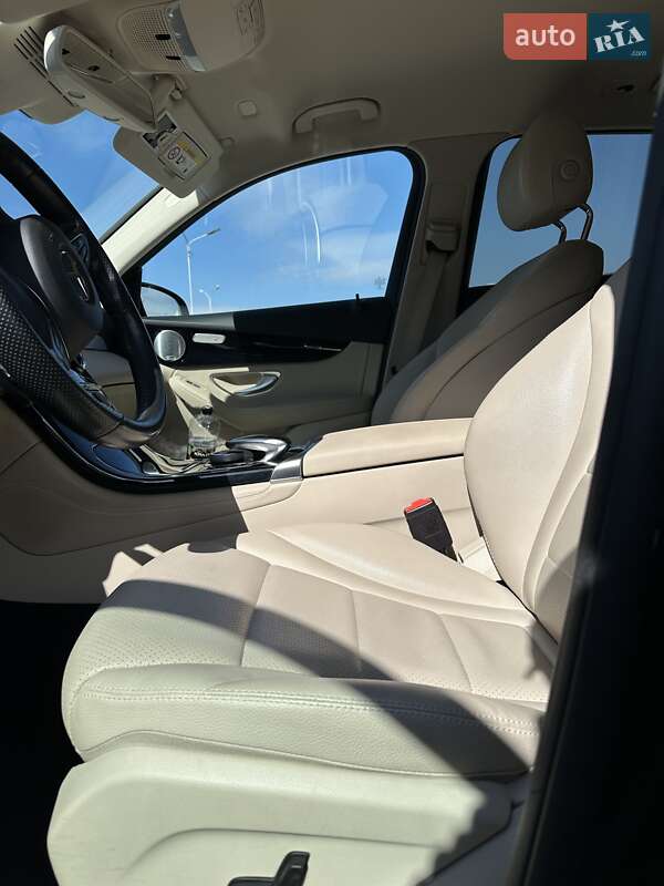 Внедорожник / Кроссовер Mercedes-Benz GLC-Class 2019 в Ужгороде