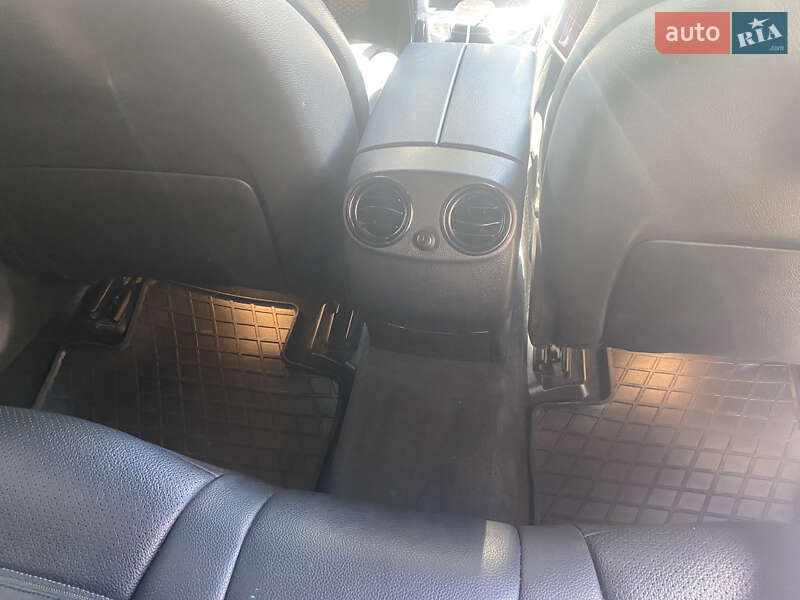 Внедорожник / Кроссовер Mercedes-Benz GLC-Class 2016 в Киеве