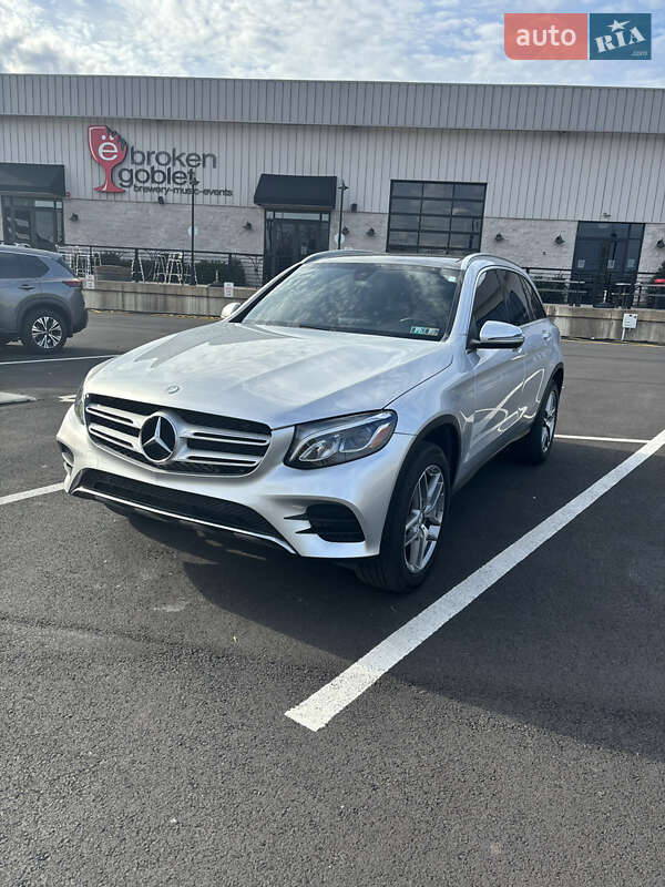 Внедорожник / Кроссовер Mercedes-Benz GLC-Class 2017 в 