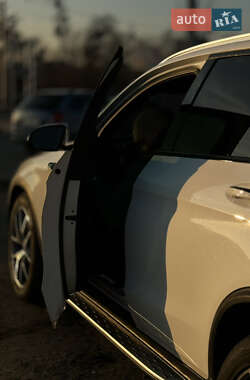 Внедорожник / Кроссовер Mercedes-Benz GLC-Class 2022 в 