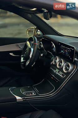 Внедорожник / Кроссовер Mercedes-Benz GLC-Class 2022 в 