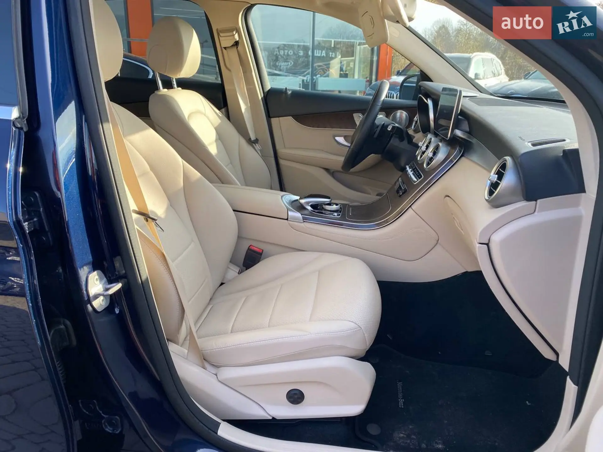 2018 Mercedes-Benz GLC - мініатюра 28