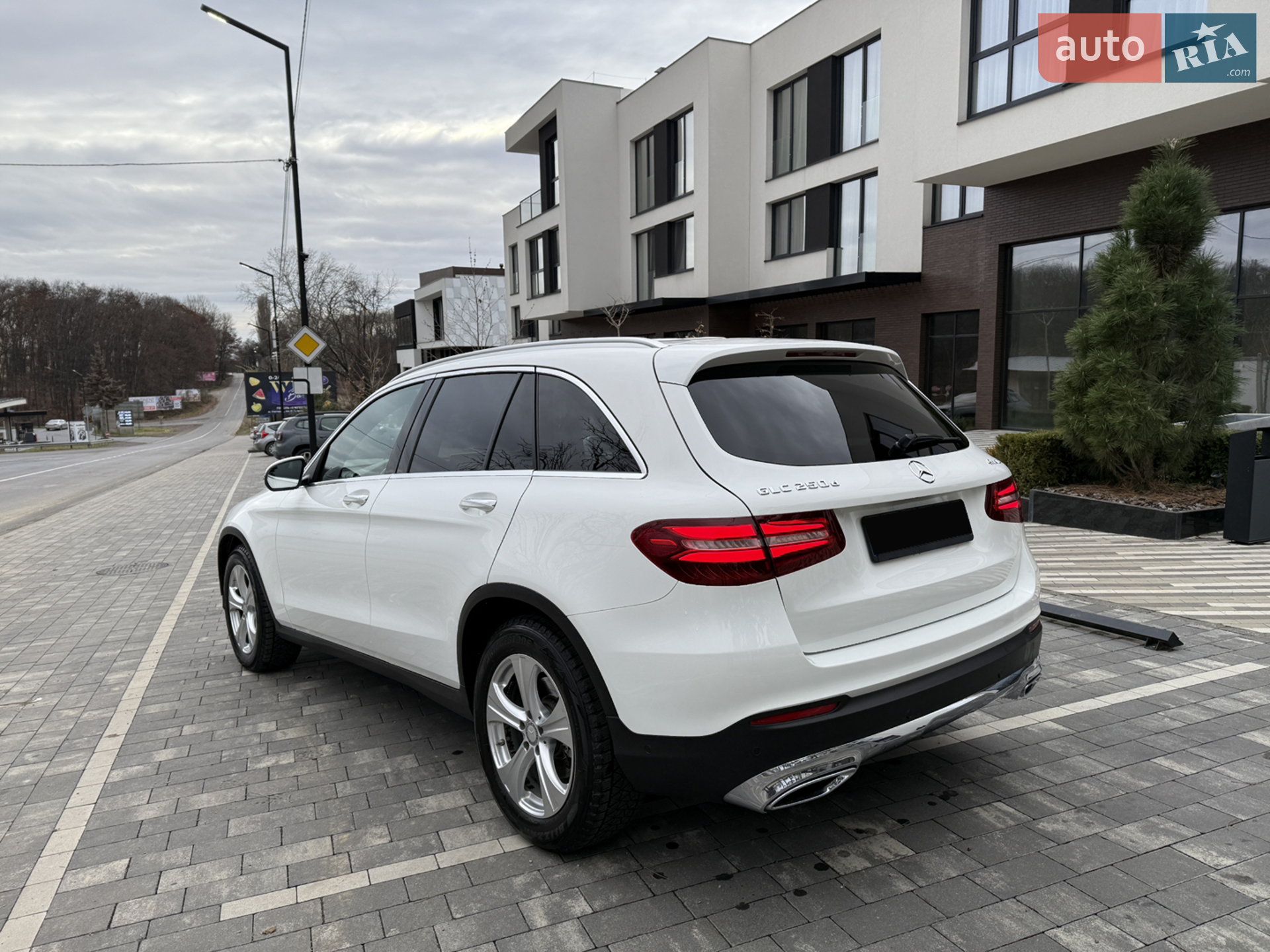 2015 Mercedes-Benz GLC - мініатюра 10