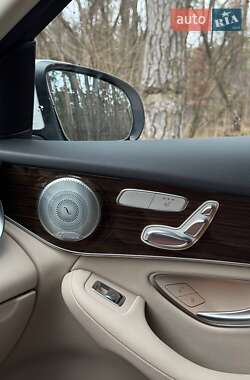 Внедорожник / Кроссовер Mercedes-Benz GLC-Class 2017 в 