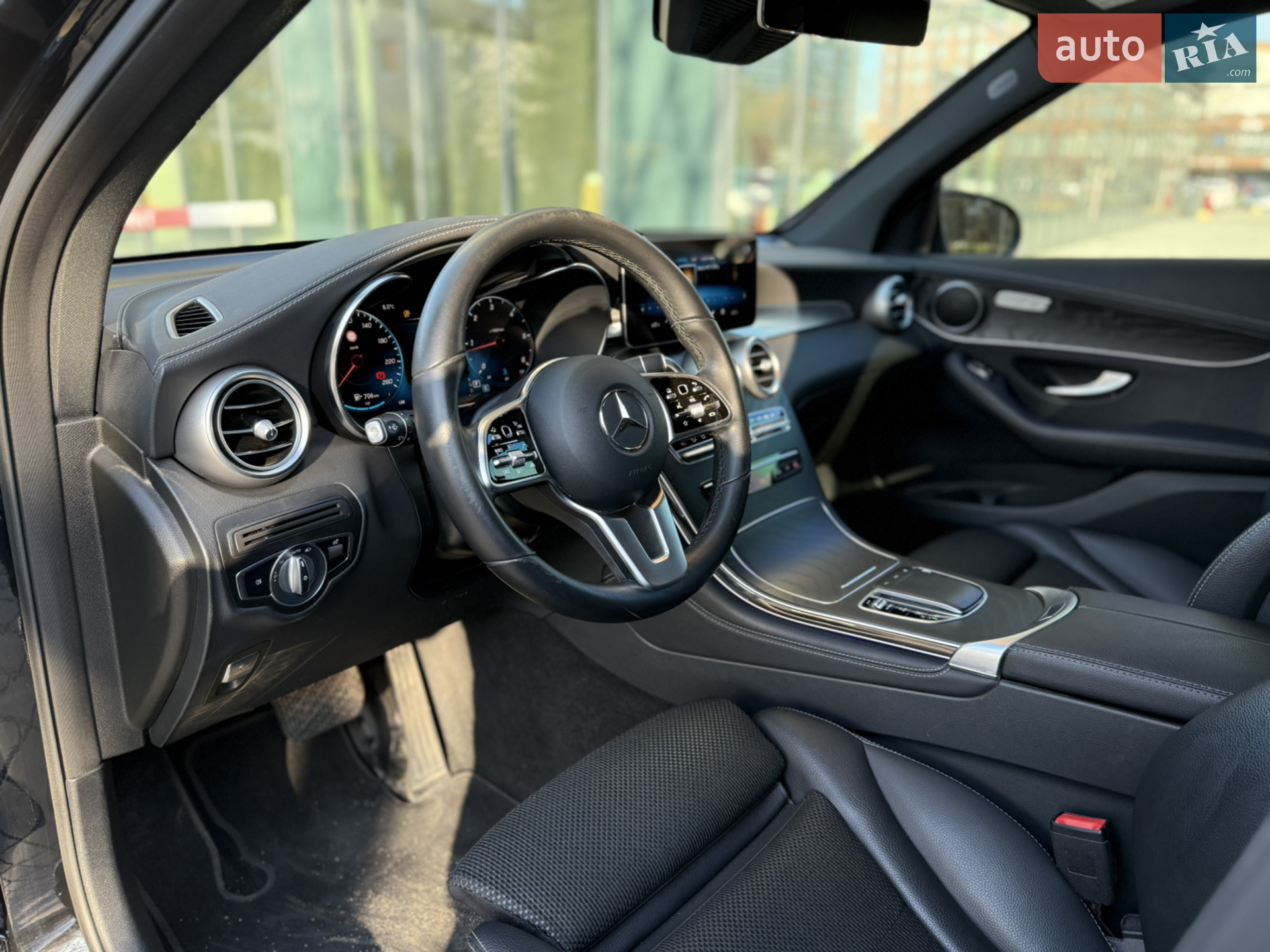 2020 Mercedes-Benz GLC - мініатюра 28