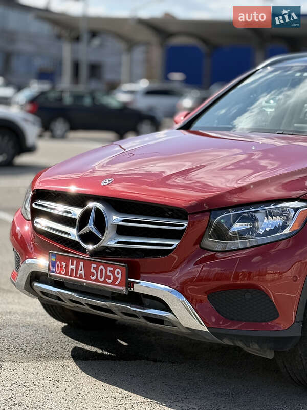 Внедорожник / Кроссовер Mercedes-Benz GLC-Class 2017 в 