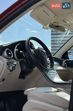 Внедорожник / Кроссовер Mercedes-Benz GLC-Class 2017 в 