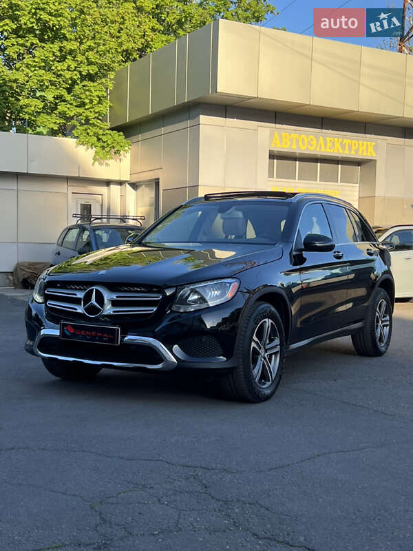 Позашляховик / Кросовер Mercedes-Benz GLC-Class 2016 в 