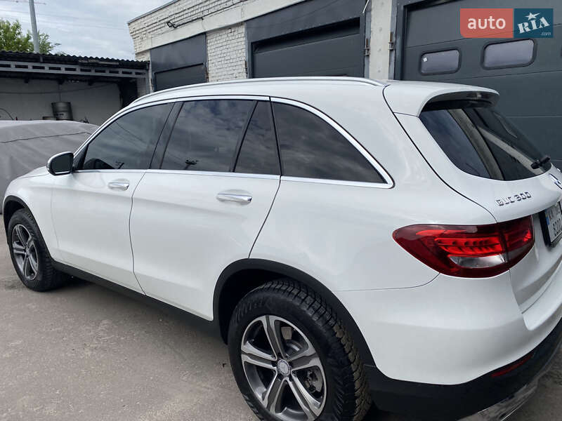 Позашляховик / Кросовер Mercedes-Benz GLC-Class 2015 в Києві фото 5 Позашляховик / Кросовер Mercedes-Benz GLC-Class 2015 в Києві
