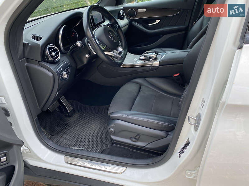 Внедорожник / Кроссовер Mercedes-Benz GLC-Class 2019 в Львове фото 11 Внедорожник / Кроссовер Mercedes-Benz GLC-Class 2019 в Львове